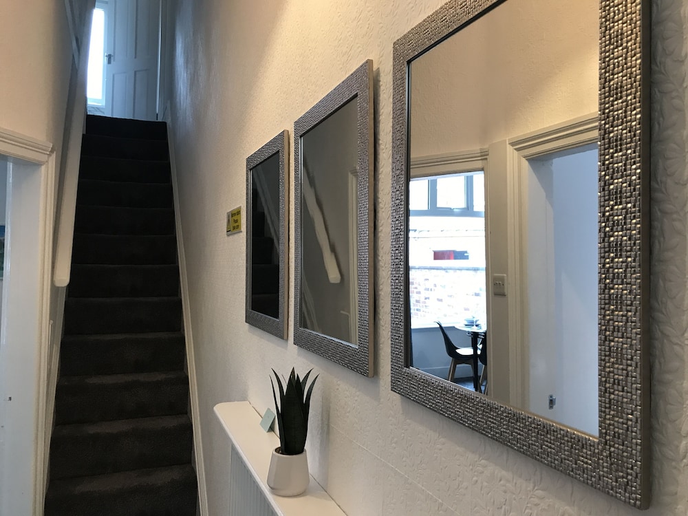 bright spacious 3 bed with office and patio preston