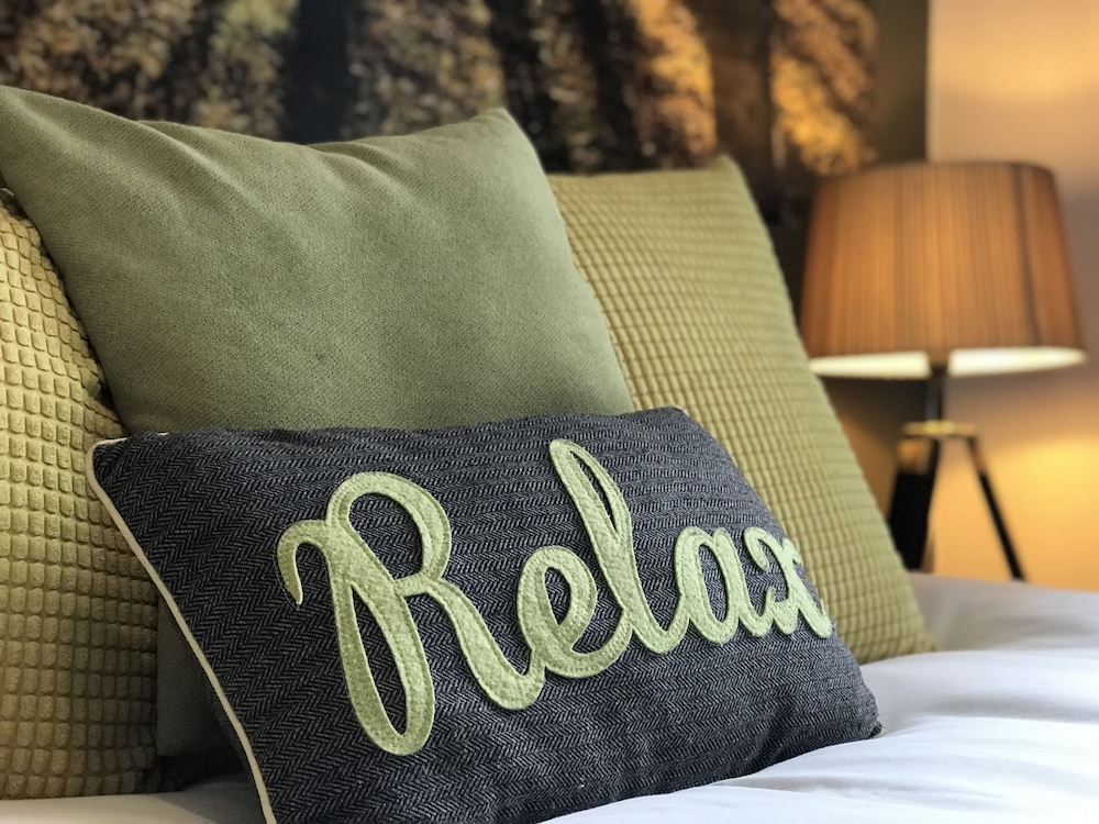 bright spacious 3 bed with office and patio preston