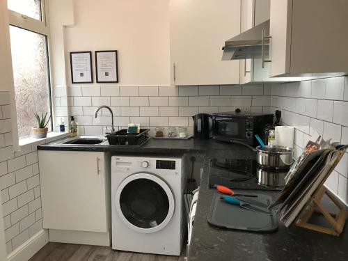 bright spacious 3 bed with office and patio preston