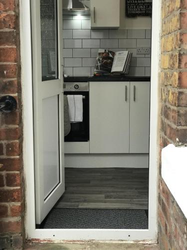 bright spacious 3 bed with office and patio preston