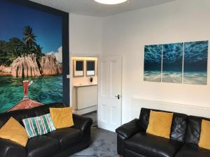 bright spacious 3 bed with office and patio preston