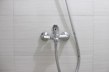 homey 3br apartment at gateway pasteur near exit toll