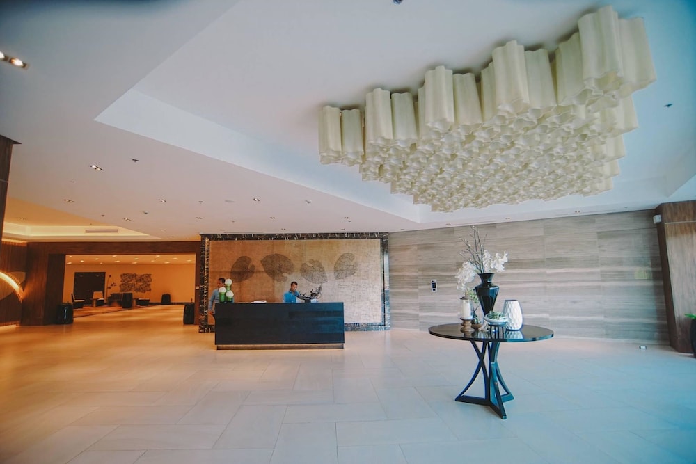 c suites at mactan newtown