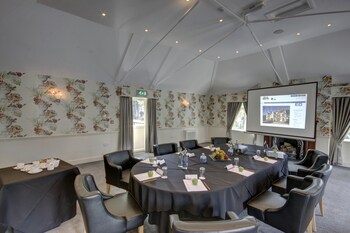 The Coed-Y-Mwstwr Hotel,Cardiff>>Bridgend,4 star