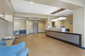 mainstay suites north central york