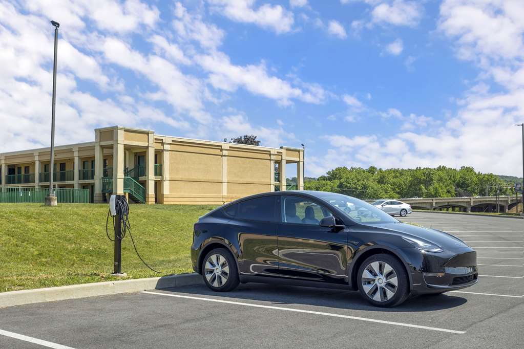 mainstay suites north central york