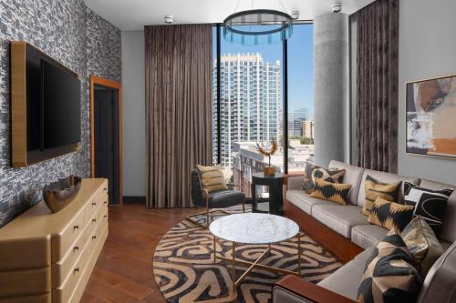 hotel fraye nashville curio collection by hilton