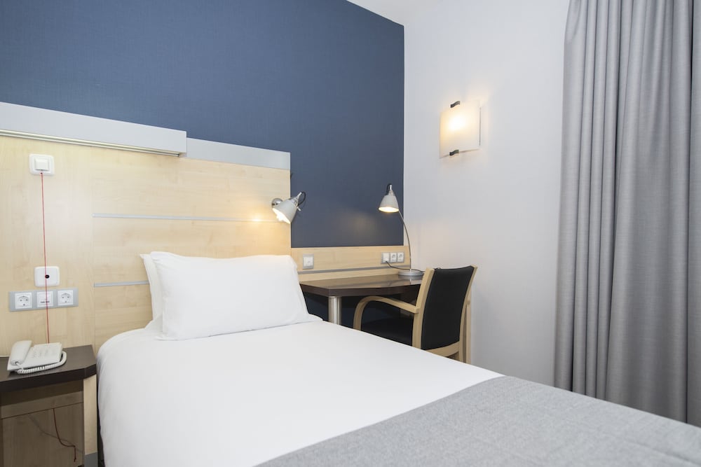 holiday inn express barcelona molins de rei by ihg