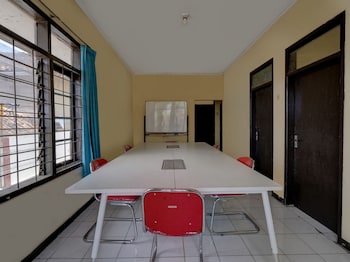 spot on 91116 pelangi residence syariah