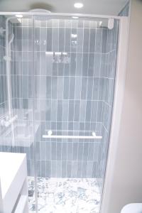 hotel yac paris clichy a member of radisson individuals