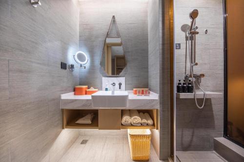 atour hotel qingliangmen st gulou nanjing