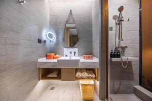 atour hotel qingliangmen st gulou nanjing