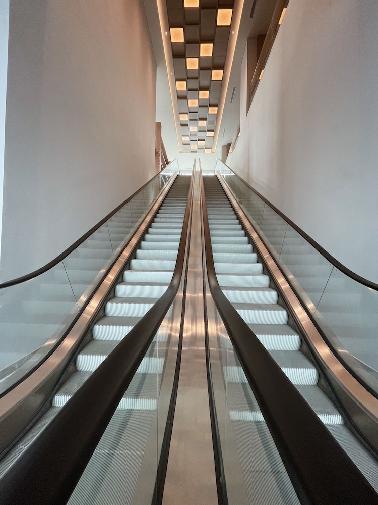 ra suites simatupang