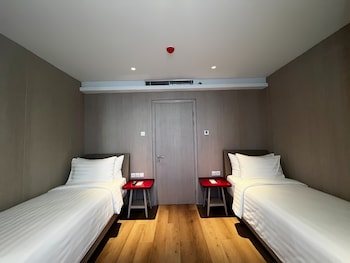 ra suites simatupang