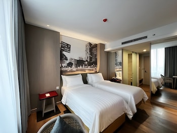 ra suites simatupang