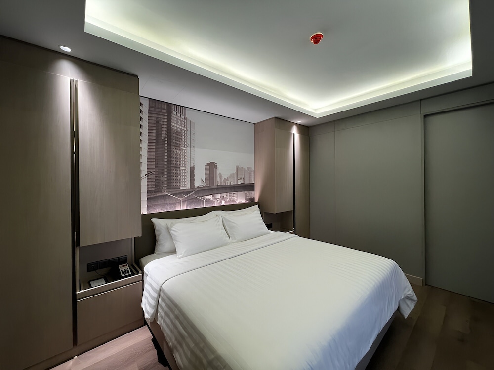 ra suites simatupang