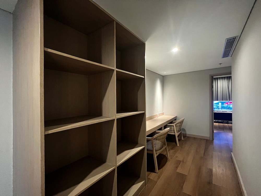 ra suites simatupang