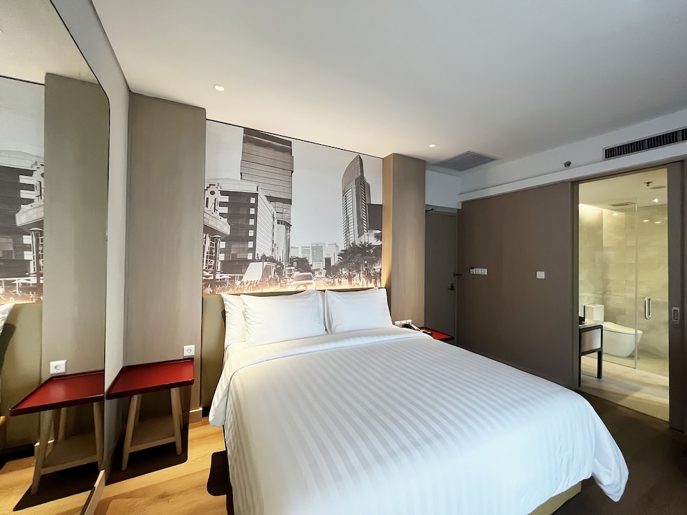 ra suites simatupang