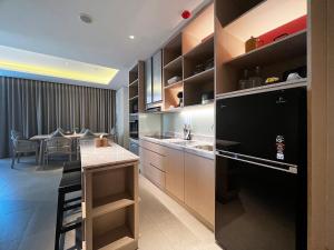 ra suites simatupang