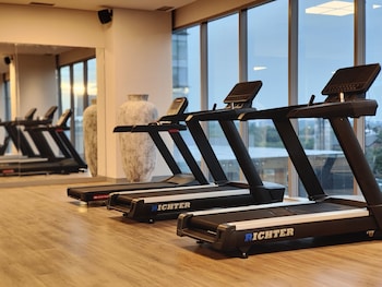 ra suites simatupang