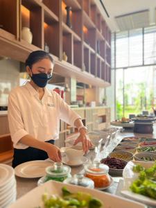 ra suites simatupang