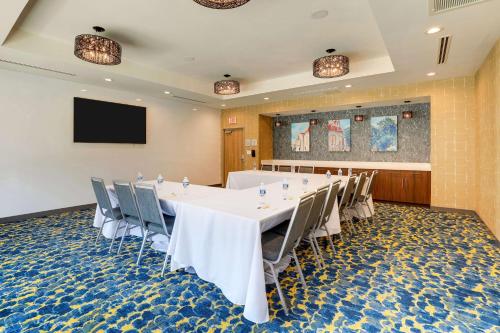 hampton inn and suites weatherford