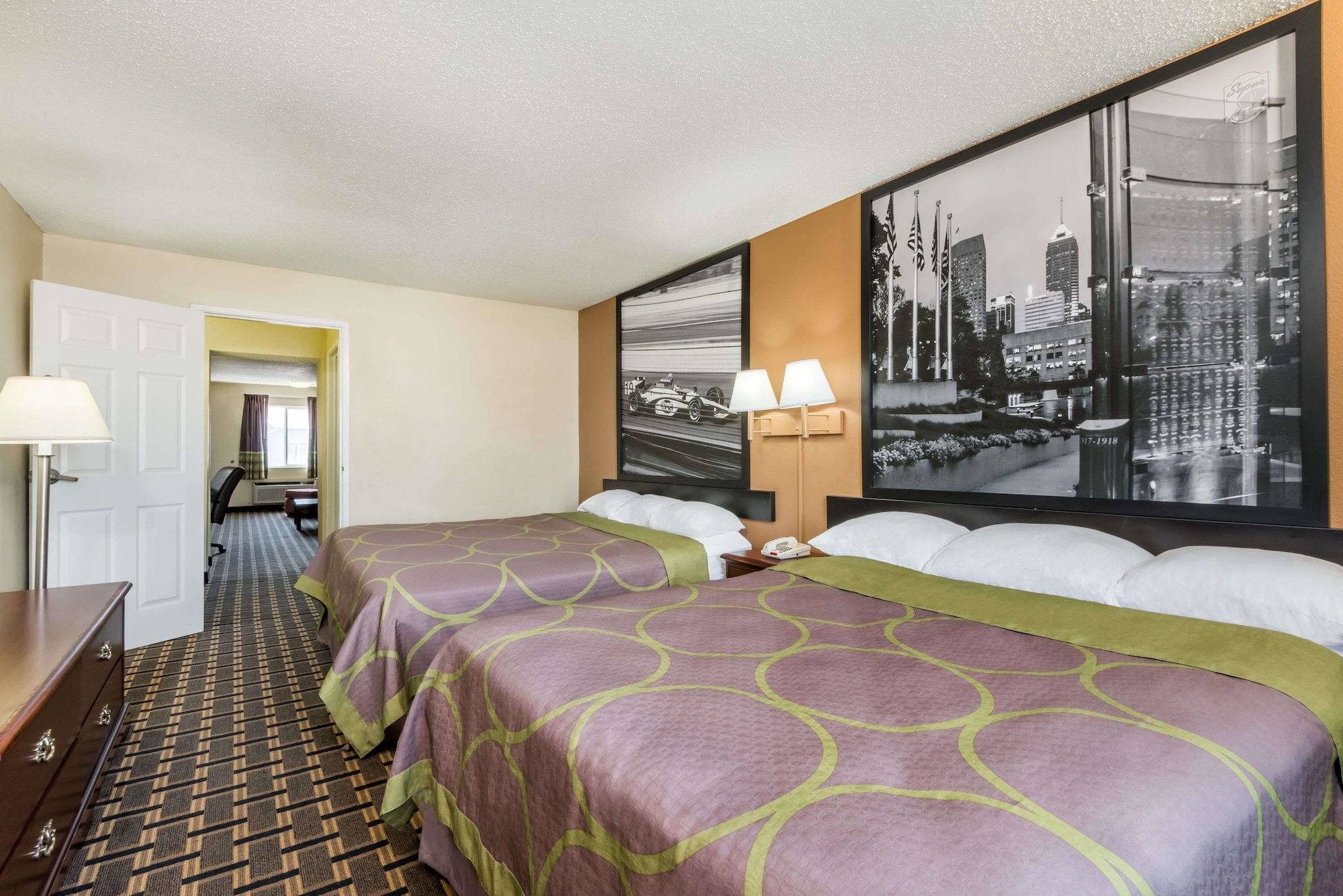 Super 8 By Wyndham Indianapolis/Ne/Castleton Area,Indiana>>Castleton,2 star