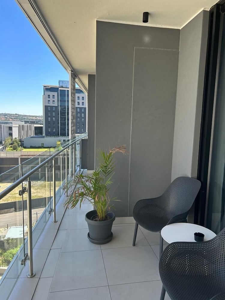 ellipse executive apartments