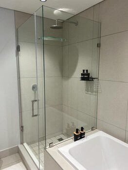 ellipse executive apartments