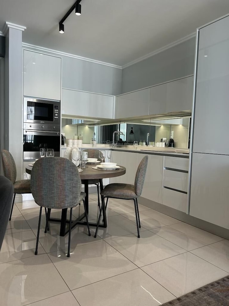 ellipse executive apartments