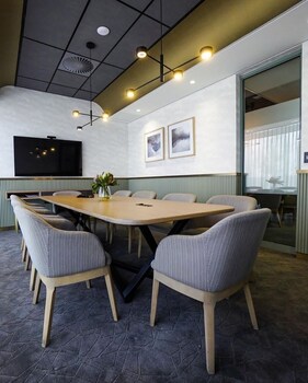 ellipse executive apartments