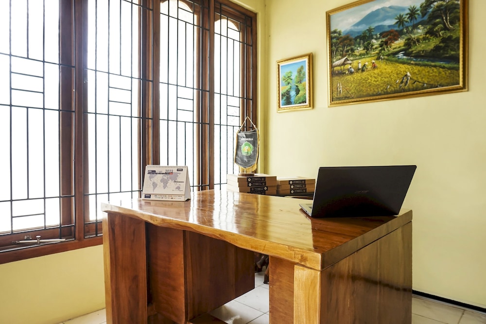 spot on 90928 wisma asri putra syariah