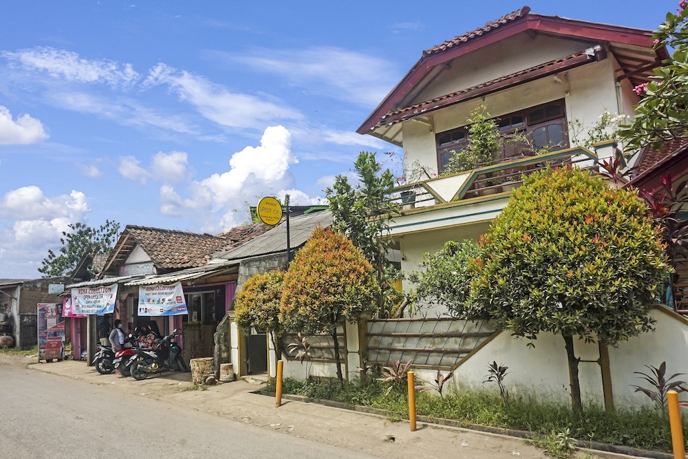 spot on 90928 wisma asri putra syariah