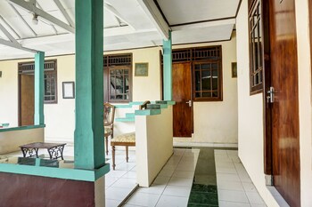 spot on 90928 wisma asri putra syariah