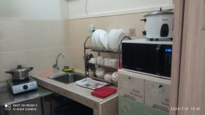 happy ours guesthouse