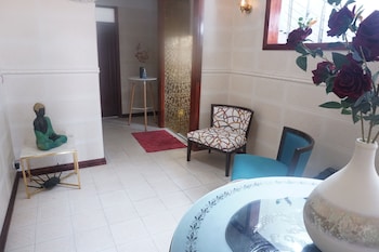 happy ours guesthouse