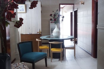 happy ours guesthouse