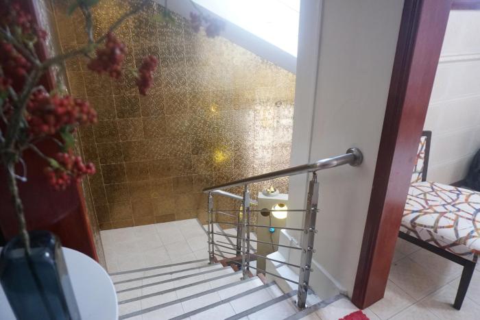 happy ours guesthouse