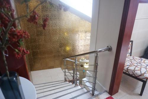 happy ours guesthouse