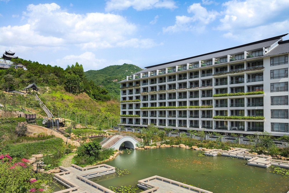 sheraton maoming hot spring resort