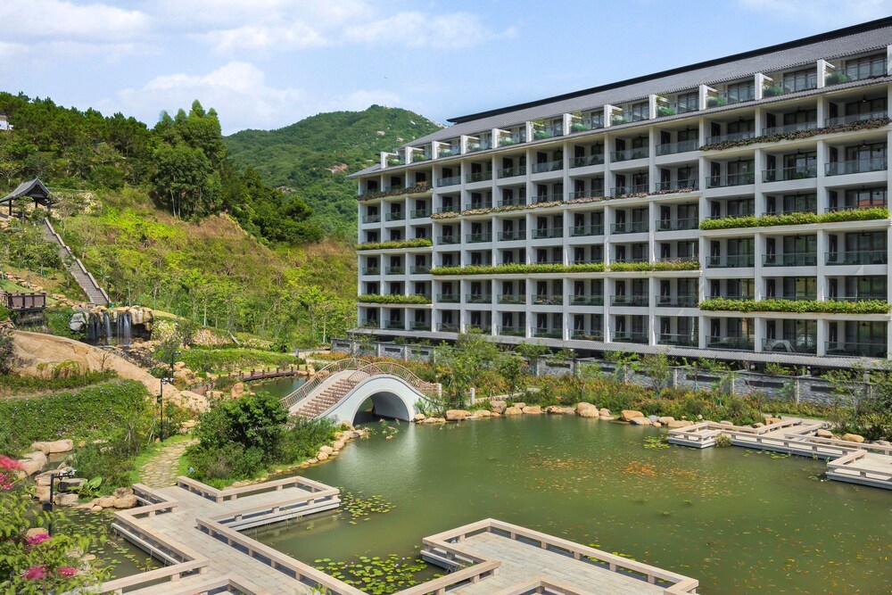 sheraton maoming hot spring resort