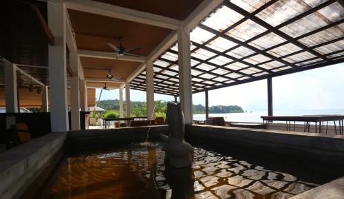 rafflesia resort