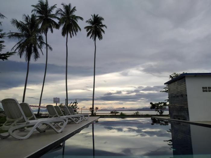 rafflesia resort