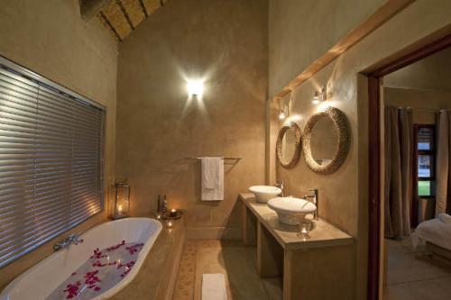 emanya at etosha game lodge