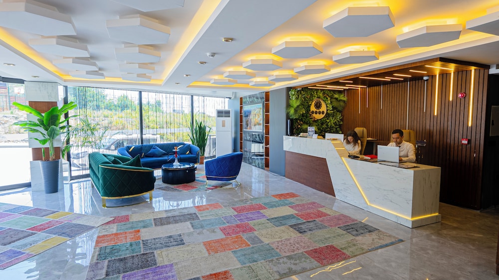 luxury airport hotel