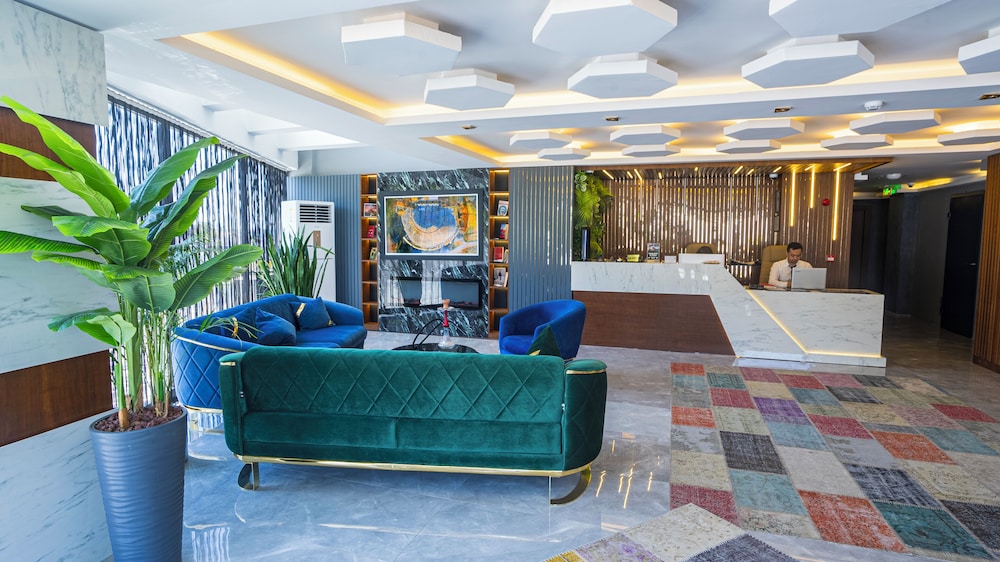 luxury airport hotel
