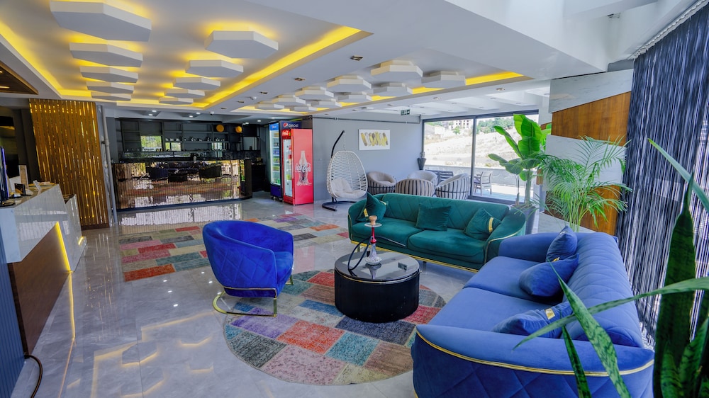 luxury airport hotel