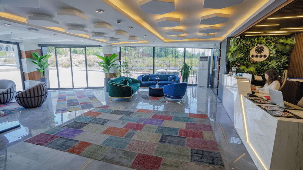 luxury airport hotel