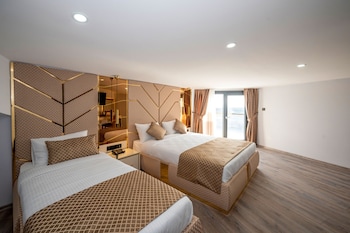 luxury airport hotel
