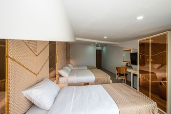luxury airport hotel